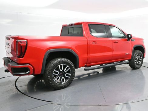 Used 2021 GMC Sierra 1500 AT4 w/ Technology Package AWD/4WD image 7