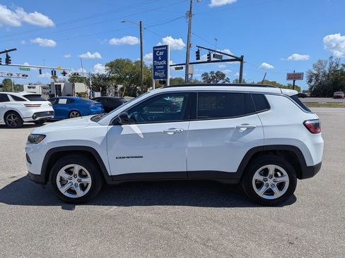 Used 2023 Jeep Compass Latitude image 5