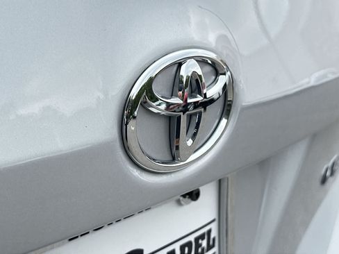 Used 2015 Toyota Corolla LE FWD image 10