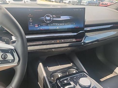 Used 2025 BMW 530i RWD image 14