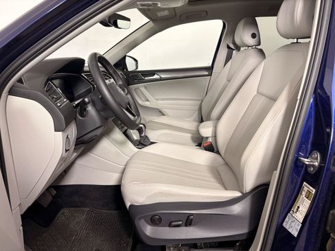 Used 2022 Volkswagen Tiguan SE AWD/4WD image 12