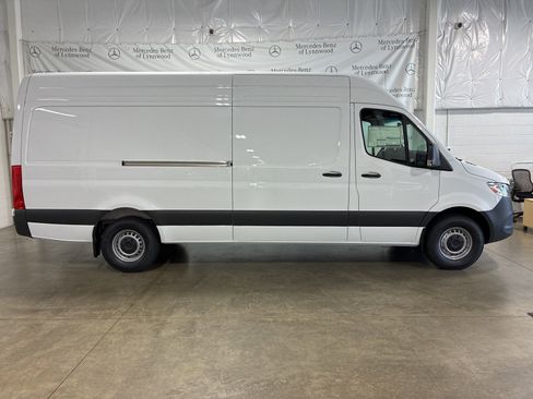 New 2025 Mercedes-Benz Sprinter 2500 image 3