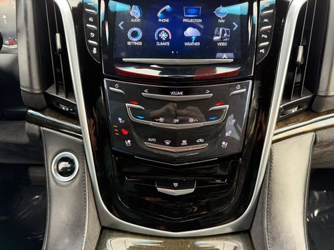 Used 2020 Cadillac Escalade ESV Platinum image 15