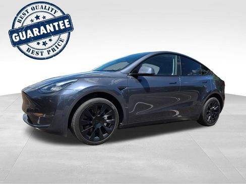 Used 2023 Tesla Model Y Long Range AWD/4WD image 2
