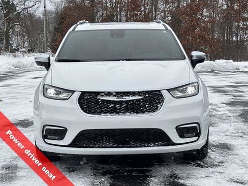 New 2026 Chrysler Pacifica Pinnacle w/ Trailer Tow Group image 40