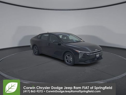 Used 2025 Kia K4 FWD image 3