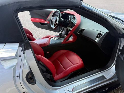 Used 2015 Chevrolet Corvette Z06 w/ 3LZ Preferred Equipment Group RWD image 17