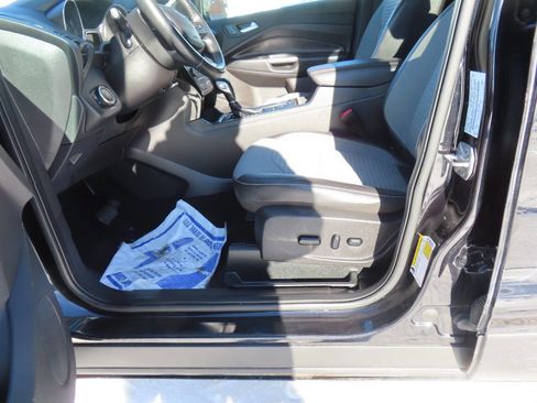 Used 2019 Ford Escape SE image 13