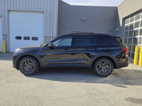 New 2026 Ford Explorer ST-Line w/ ST-Line Street Pack AWD/4WD image 6