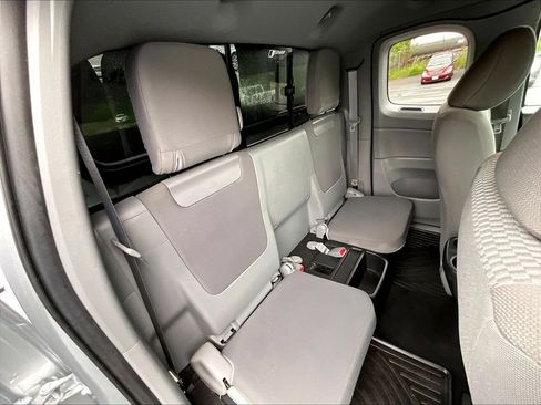 Used 2012 Toyota Tacoma 4x4 Access Cab V6 w/ SR5 Pkg image 19