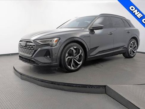 Used 2024 Audi Q8 e-tron Premium Plus w/ Premium Plus Package AWD/4WD image 2