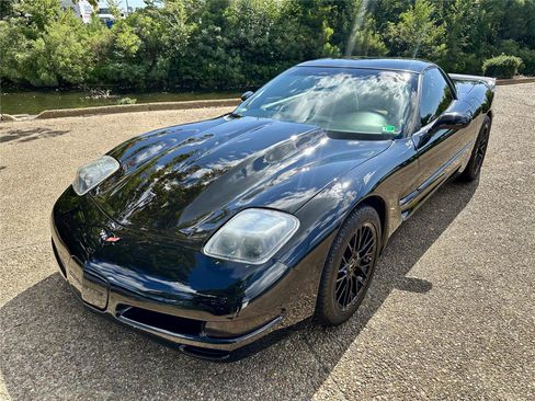 Used 1998 Chevrolet Corvette Coupe w/ Roof Pkg image 11