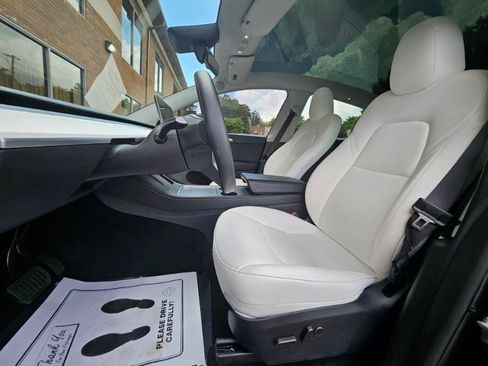 Used 2024 Tesla Model Y Long Range RWD image 36