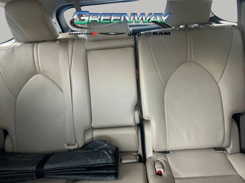 Used 2023 Toyota Highlander Limited AWD/4WD image 11