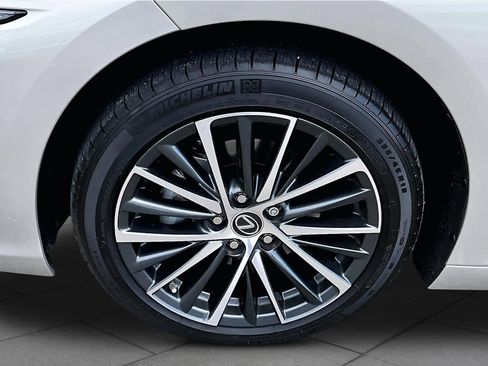 Used 2023 Lexus ES 300h w/ Premium Package FWD image 10