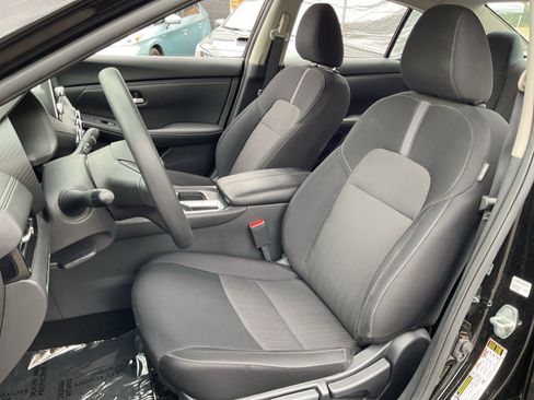 Used 2025 Nissan Sentra SV FWD image 17