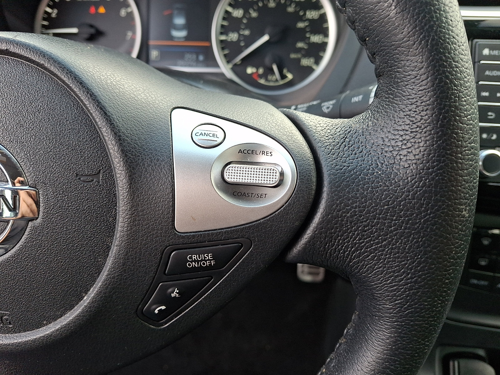 Certified 2019 Nissan Sentra SV FWD image 23