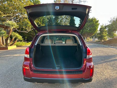 Used 2011 Subaru Outback 2.5i Premium image 27
