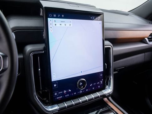 Used 2025 GMC Yukon Denali image 25