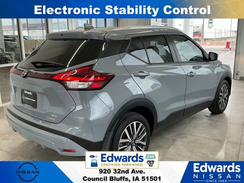 Used 2023 Nissan Kicks SV FWD image 9