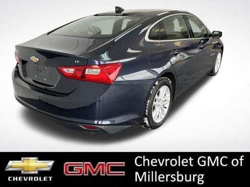 Used 2017 Chevrolet Malibu LT w/ Driver Confidence Package image 3