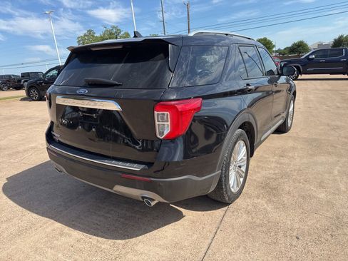 Used 2023 Ford Explorer Limited w/ Limited Technology Package RWD image 6