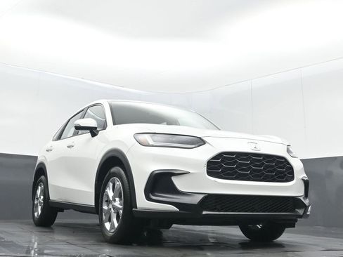 Certified 2025 Honda HR-V LX image 5