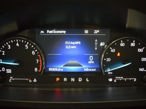 Used 2022 Ford Explorer XLT w/ Equipment Group 202A AWD/4WD image 24