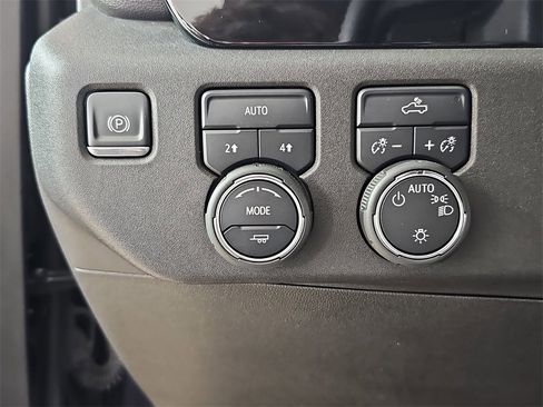 Used 2024 Chevrolet Silverado 1500 LT image 29