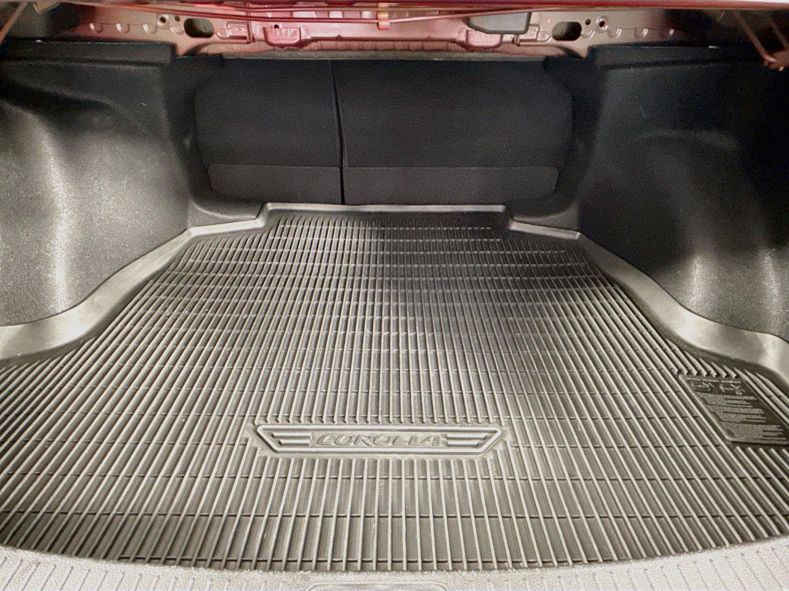 Certified 2022 Toyota Corolla LE FWD image 33