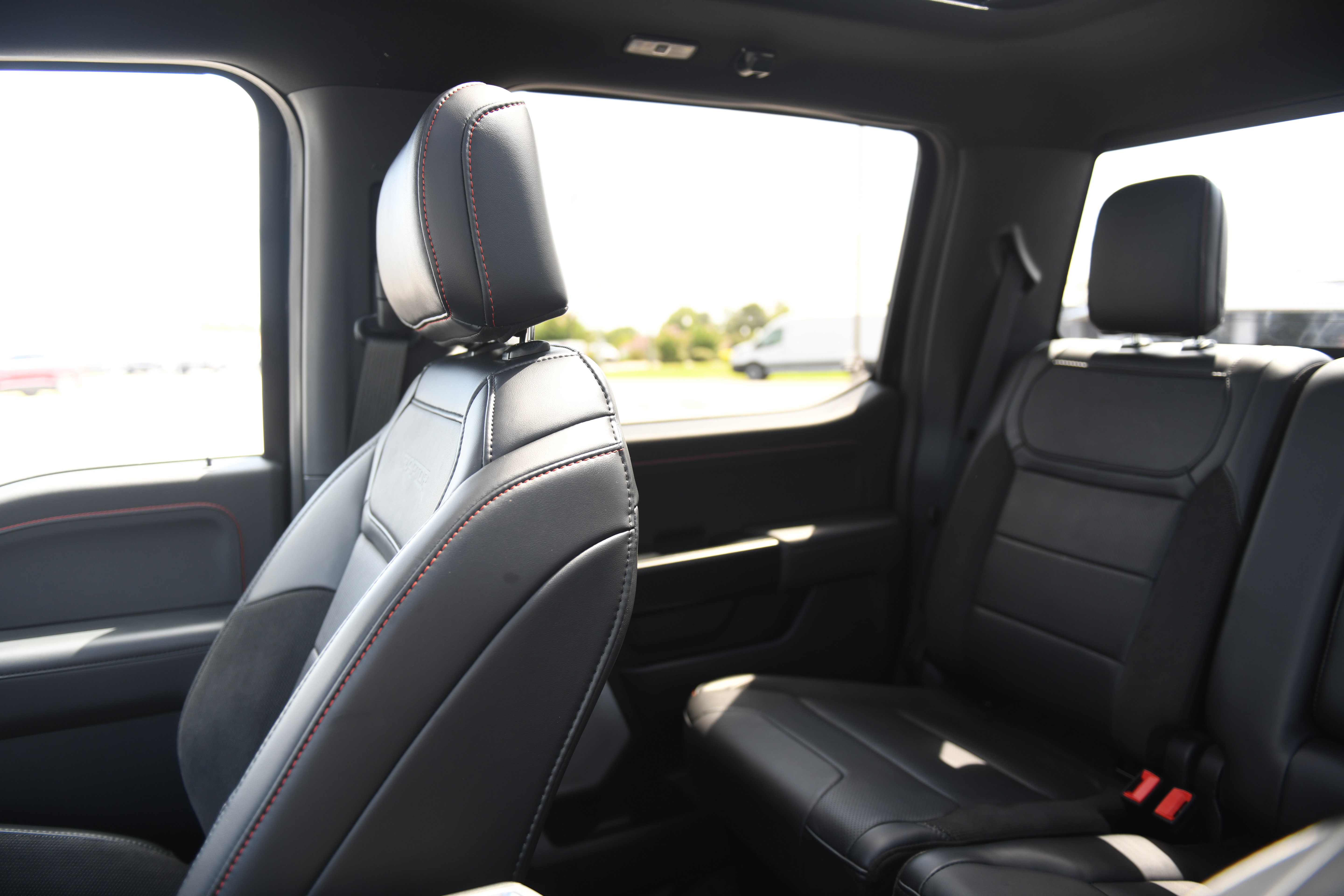 Used 2025 Ford F150 Raptor AWD/4WD image 27