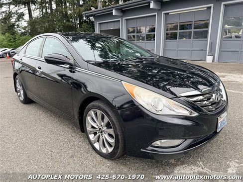 Used 2012 Hyundai Sonata SE FWD image 1