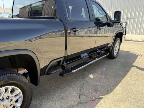 Used 2024 Chevrolet Silverado 2500 LT AWD/4WD image 34