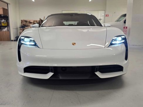 Used 2020 Porsche Taycan Turbo image 9