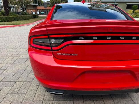 Used 2016 Dodge Charger R/T w/ Plus Group RWD image 17