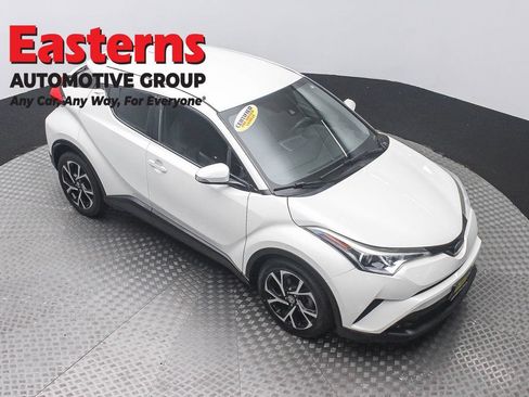 Used 2018 Toyota C-HR XLE FWD image 3
