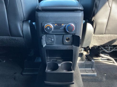 Used 2022 Ford Explorer XLT w/ Equipment Group 202A AWD/4WD image 33