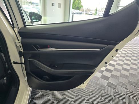 Used 2021 MAZDA MAZDA3 s image 41