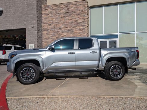 Used 2024 Toyota Tacoma TRD Sport w/ TRD Sport Upgrade Package AWD/4WD image 2