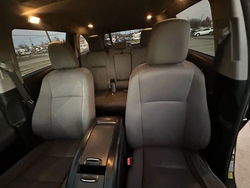 Used 2018 Toyota Highlander FWD V6 image 12