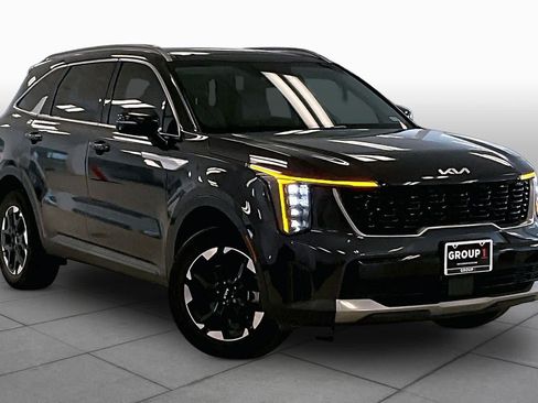 Used 2025 Kia Sorento S w/ Panoramic Sunroof Package AWD/4WD image 2