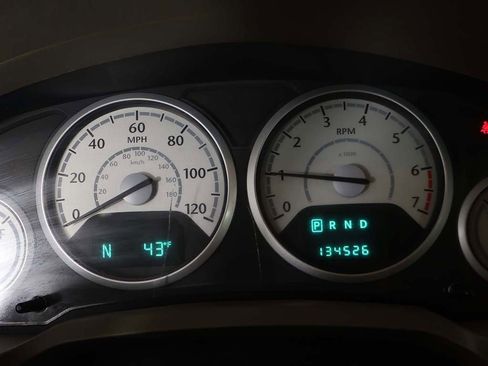 Used 2008 Chrysler Town & Country LX image 27