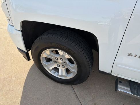 Used 2018 Chevrolet Silverado 1500 LT w/ All Star Edition AWD/4WD image 25
