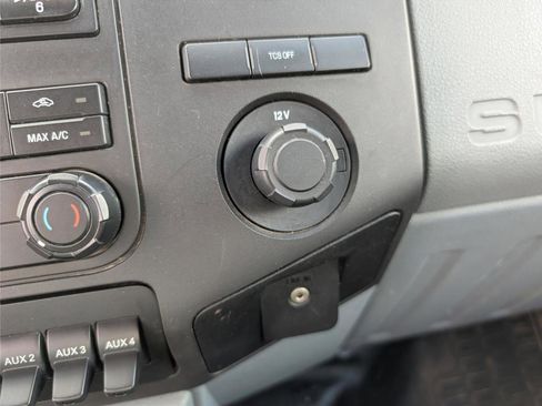 Used 2014 Ford F450 XL w/ Power Equipment Group image 14