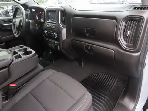 Certified 2024 Chevrolet Silverado 1500 Custom image 32