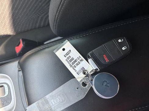 Used 2019 Dodge Journey SE FWD image 27