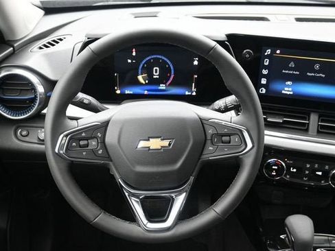 New 2026 Chevrolet Trax LT w/ LT Convenience Package FWD image 22