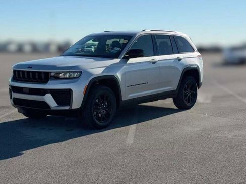 New 2026 Jeep Grand Cherokee Altitude image 1