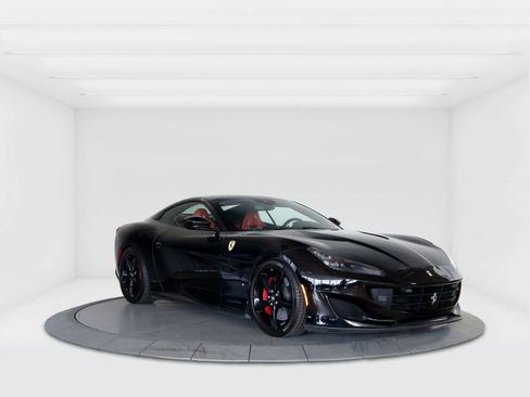 Used 2020 Ferrari Portofino RWD image 7
