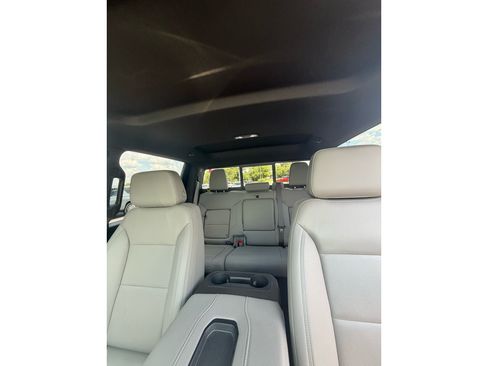 Used 2022 GMC Sierra 2500 SLT w/ SLT Premium Package AWD/4WD image 12